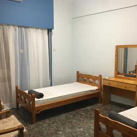 Hostel Past Or Trail