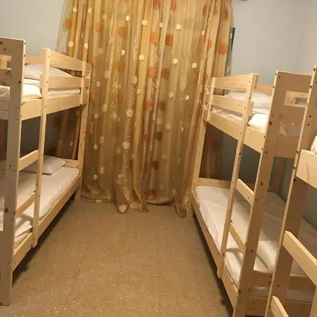 Past Or Trail Hostel