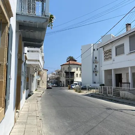 Past Or Trail Hostel *